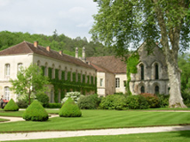 Saint Bernard of Clairvaux founded Fontenay Abbey in 1118.